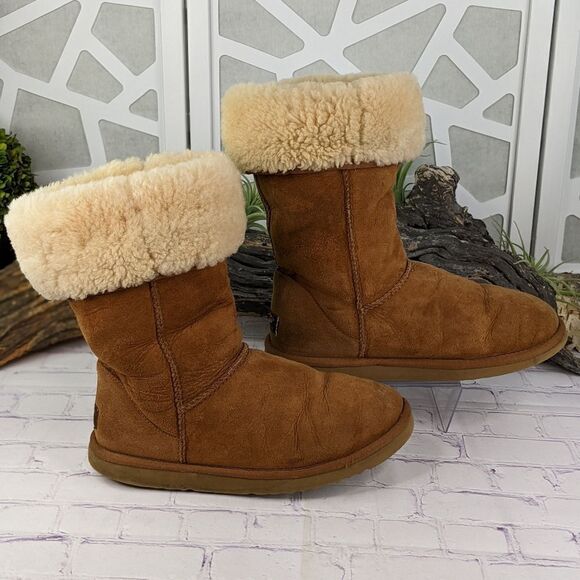 UGG Classic Tall 5815 Boot - Picture 2 of 10